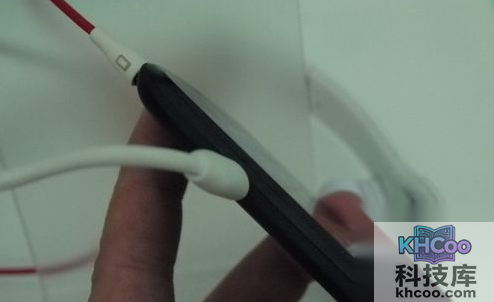 HTC手机充电时开不了机怎么办