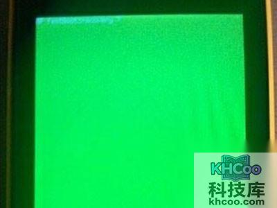 同时按住电源开关键