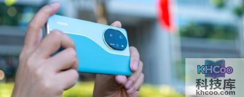 荣耀100pro是什么屏幕