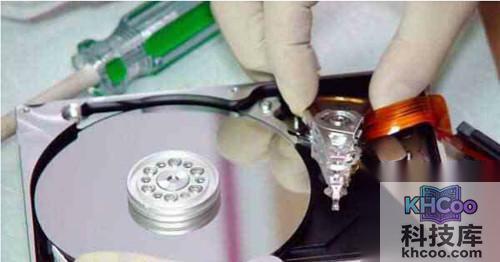 【硬盘开盘数据恢复】步骤8