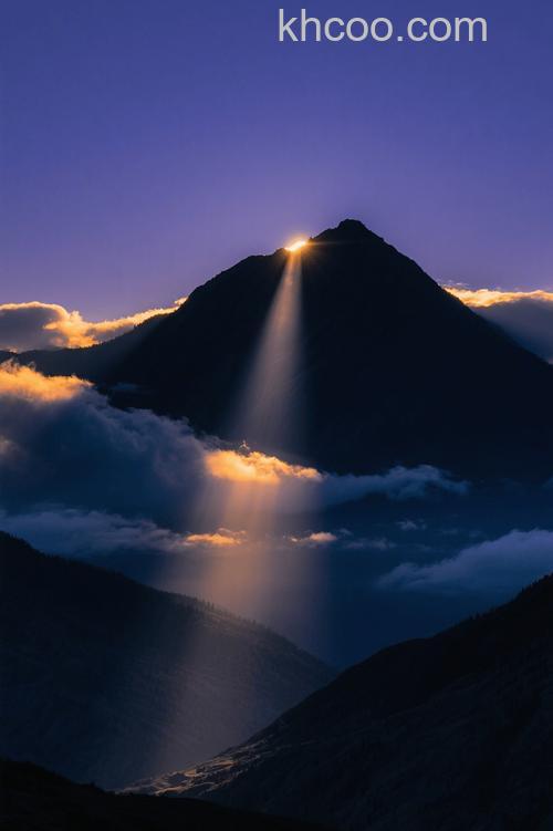 拍山峰有什么用光构图技巧