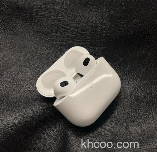 airpods3有滋滋滋声正常吗-airpods3右耳用手捂有电流声