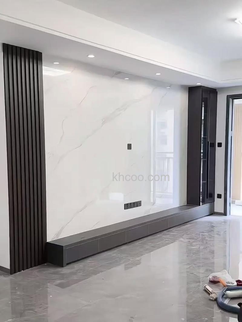 用岩板做电视背景墙要不要刮腻子【详解】