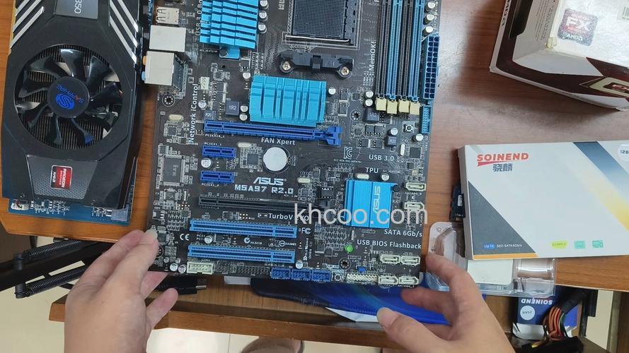 AMD FX-8150支持集成的DDR3内存控制器吗