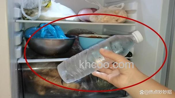 冰箱里为什么要放瓶水 冰箱内放置水瓶原因分析【详解】