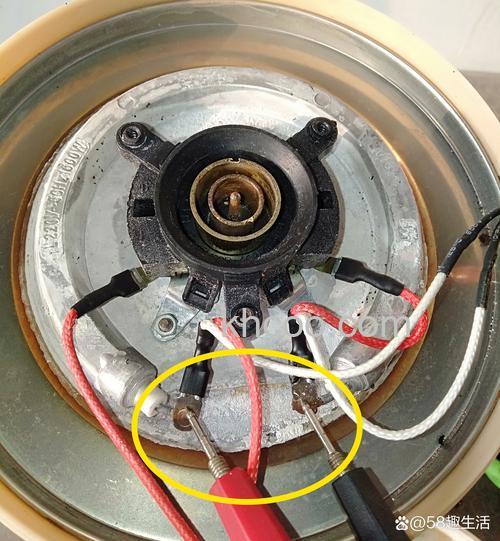 电水壶底座有水会冒火吗 电水壶底座冒火的原因和解决方法【详解】
