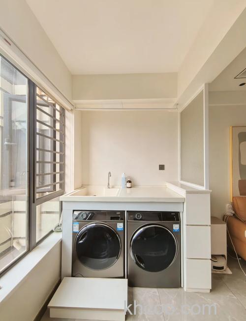 洗衣机放厨房阳台好还是客厅阳台好 洗衣机摆放位置介绍【详解】